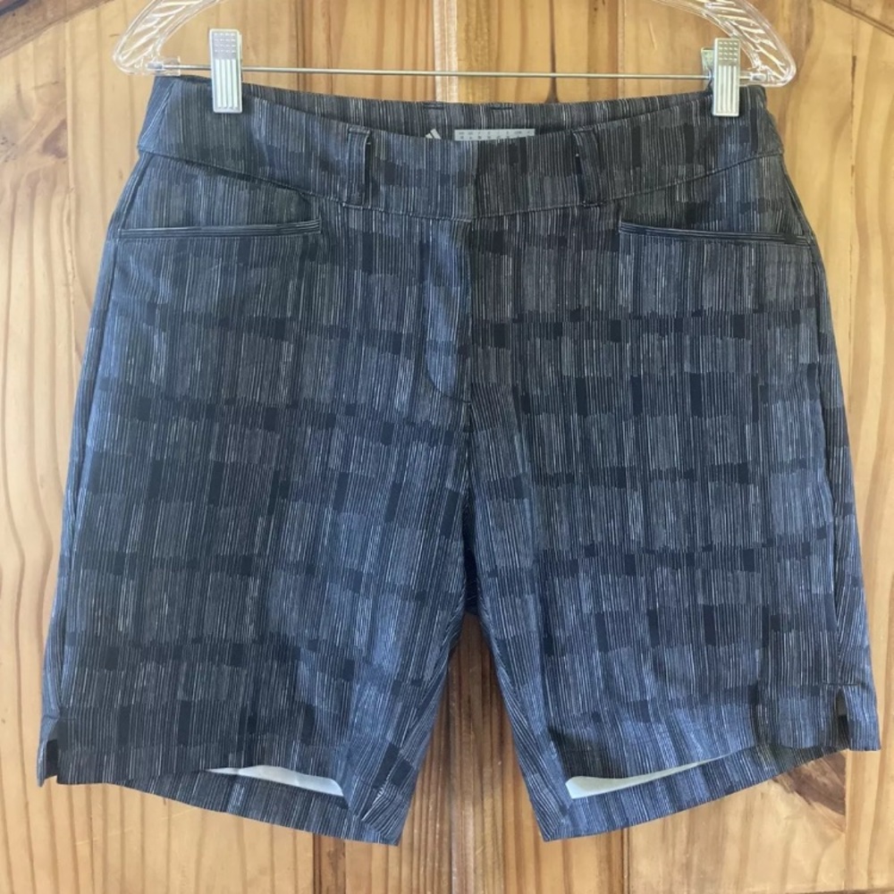 Women’s Adidas black white striped 7” shorts size 6 - NWT
